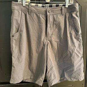 Lululemon. Men’s 34